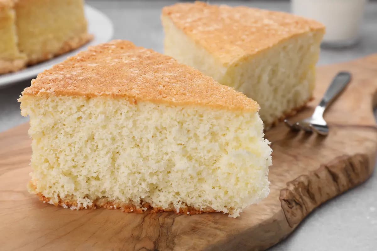 Bolo de Arroz Cru no Liquidificador Fofinho e Sem Glúten